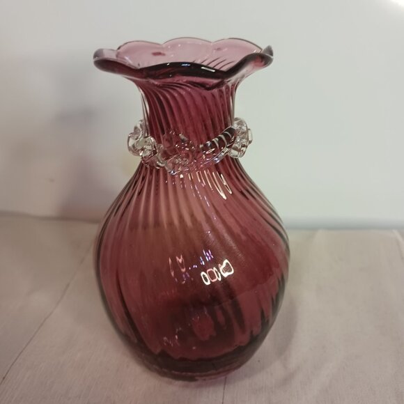 Rossi Cranberry Vase - Picture 2 of 8